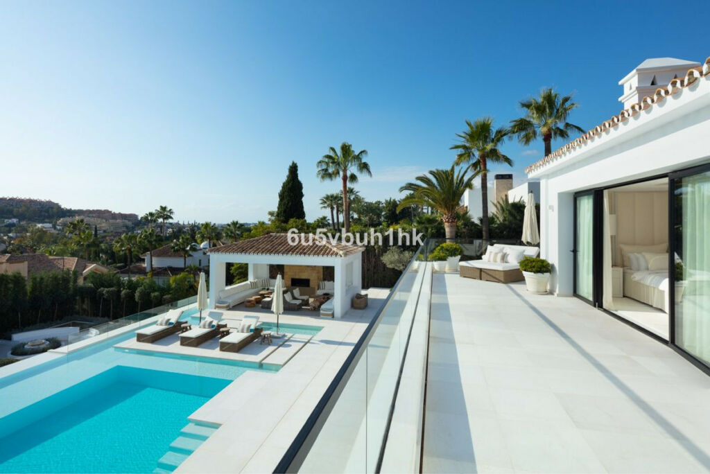 Detached Villa Nueva Andalucía Málaga - image 21