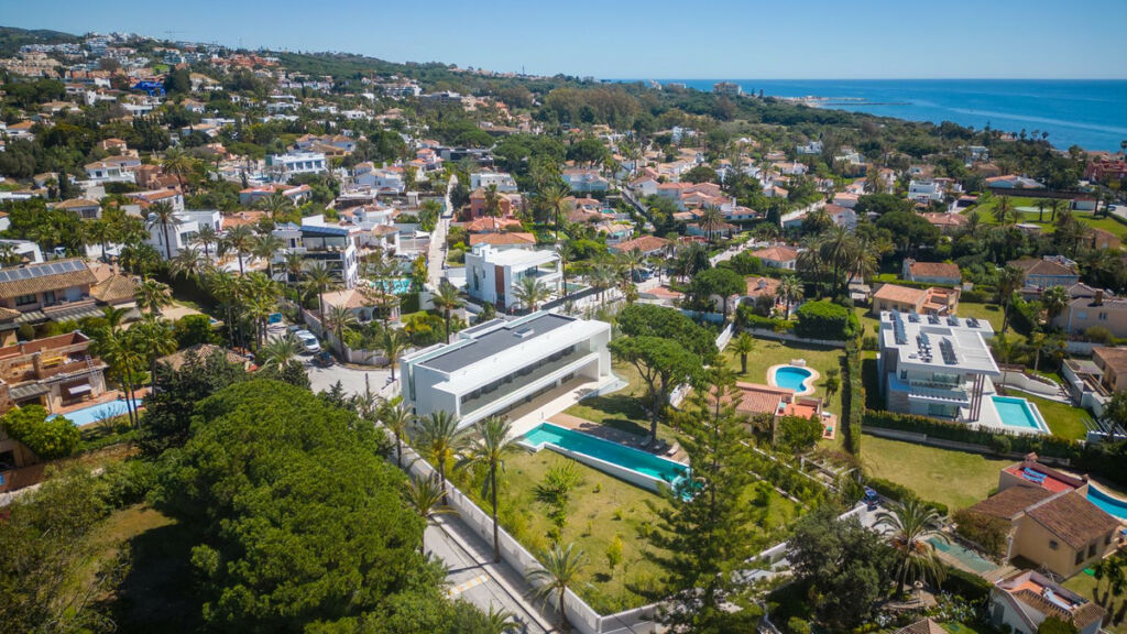 Detached Villa Marbesa Málaga - image 22