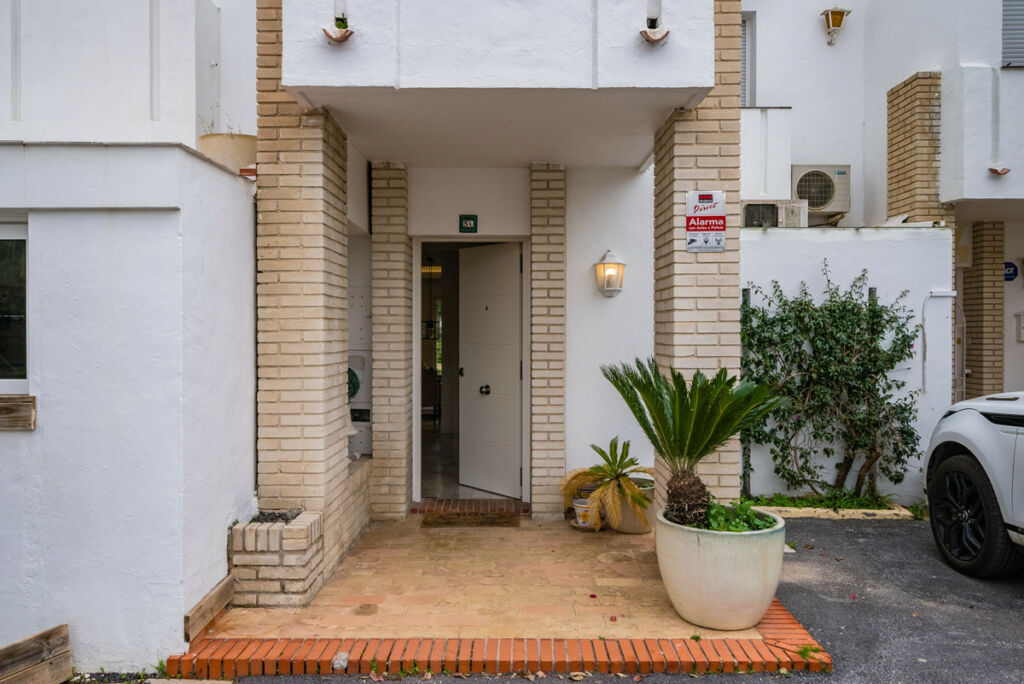 Middle Floor Apartment Nueva Andalucía Málaga - image 22