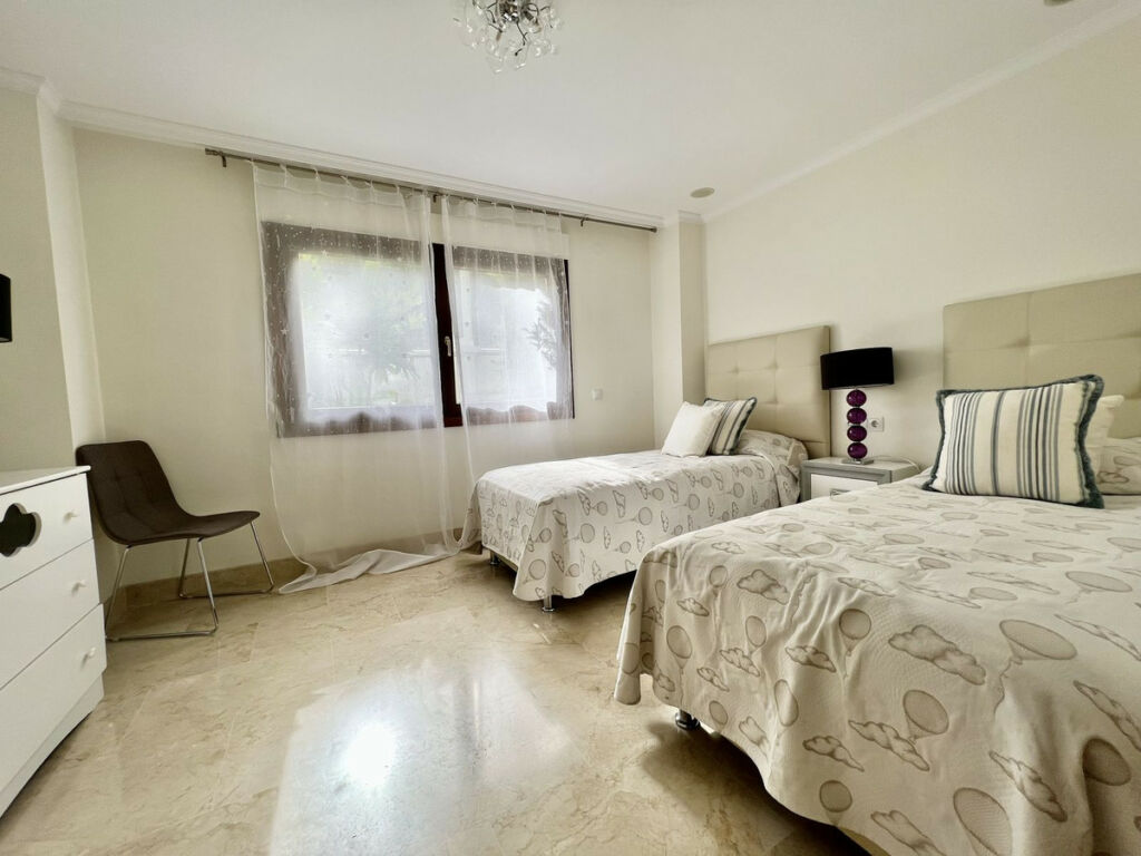 Ground Floor Apartment The Golden Mile Málaga - image 22