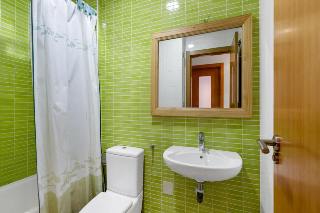 Middle Floor Apartment Torrevieja Alicante - image 24