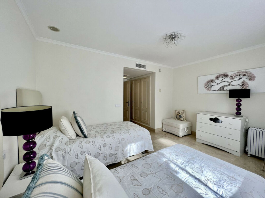 Ground Floor Apartment The Golden Mile Málaga - image 23