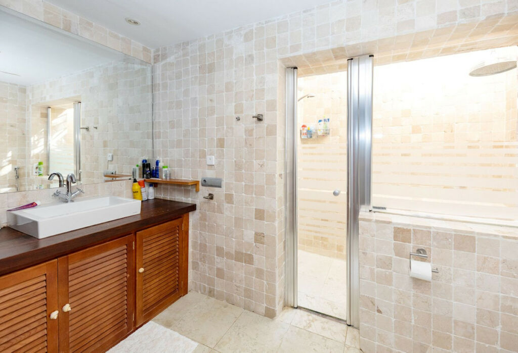 Detached Villa Nueva Andalucía Málaga - image 25