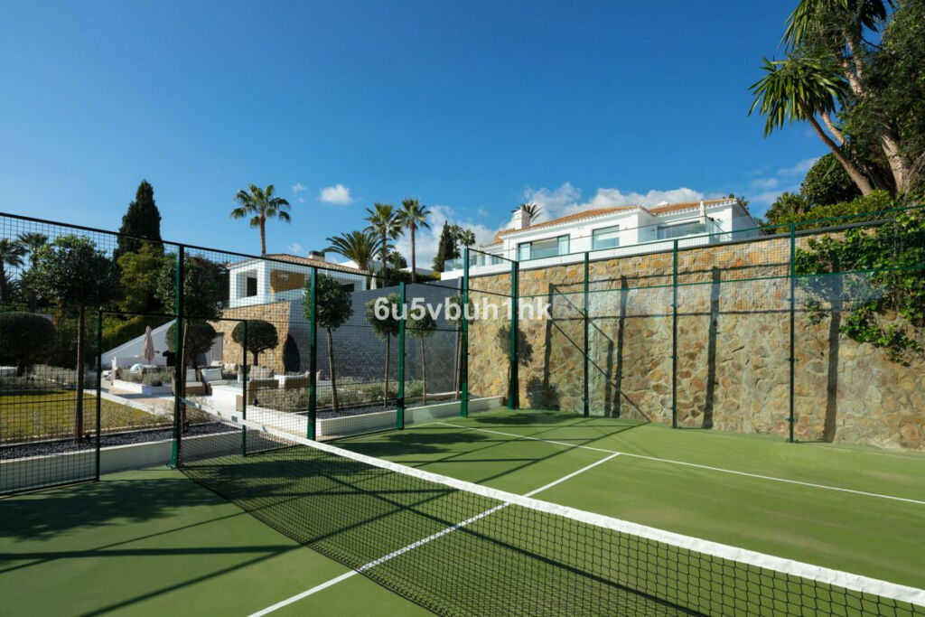 Detached Villa Nueva Andalucía Málaga - image 23