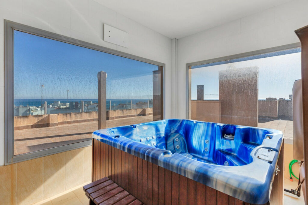 Middle Floor Apartment Torrevieja Alicante - image 26