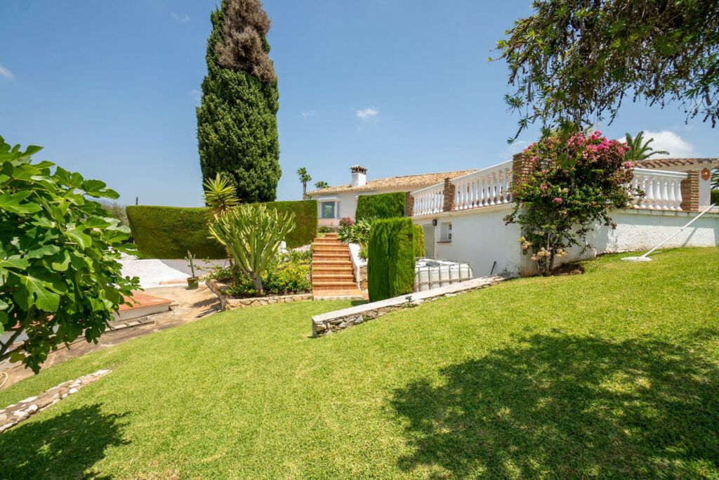Detached Villa Elviria Málaga - image 26