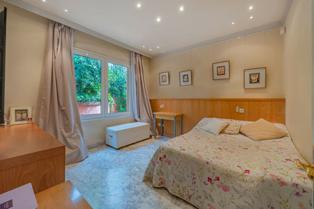 Detached Villa Nagüeles Málaga - image 27