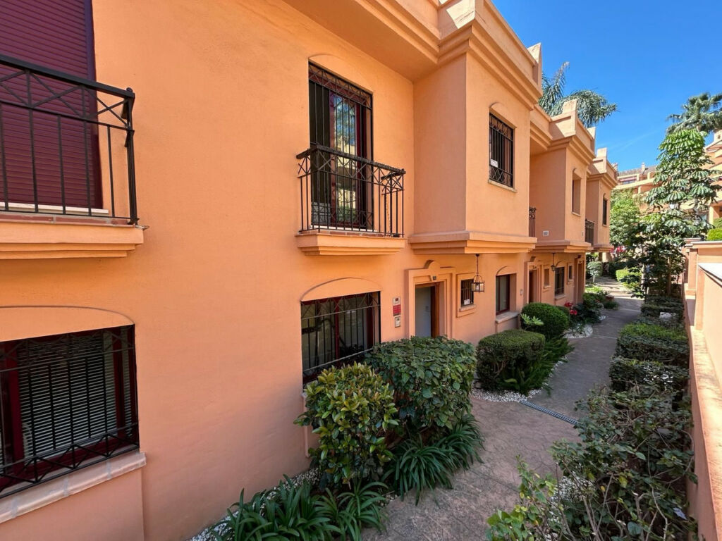 Townhouse Estepona Málaga - image 22