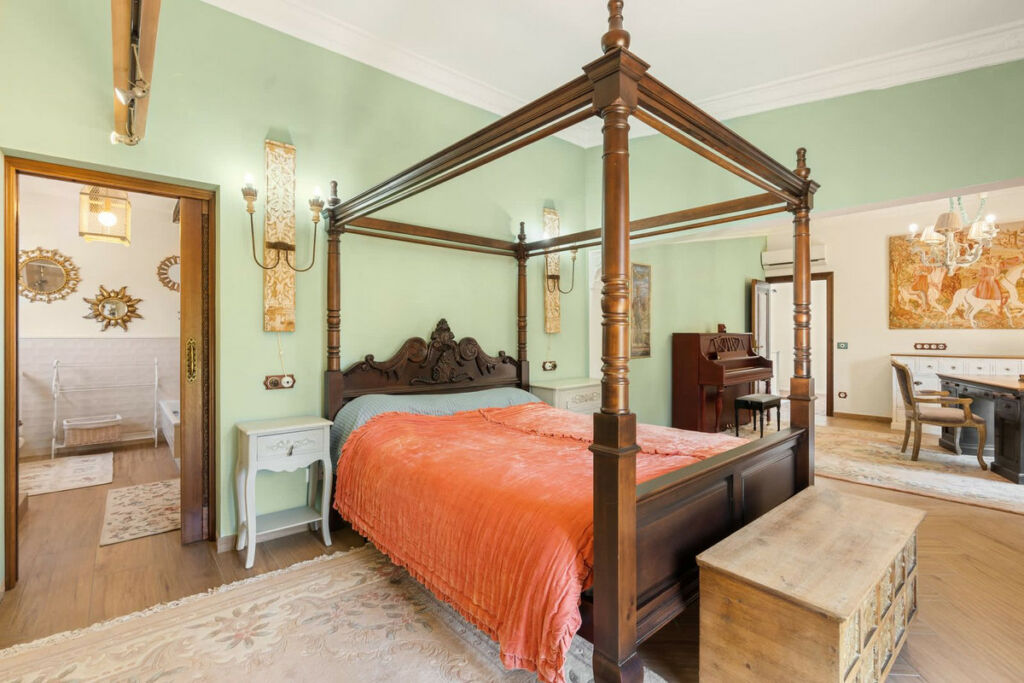 Detached Villa Guadalmina Baja Málaga - image 27