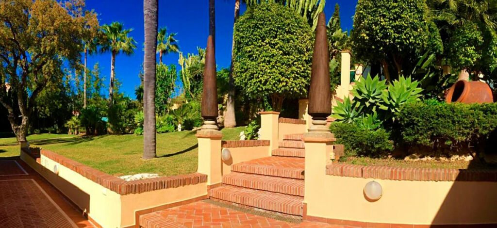 Detached Villa Elviria Málaga - image 25
