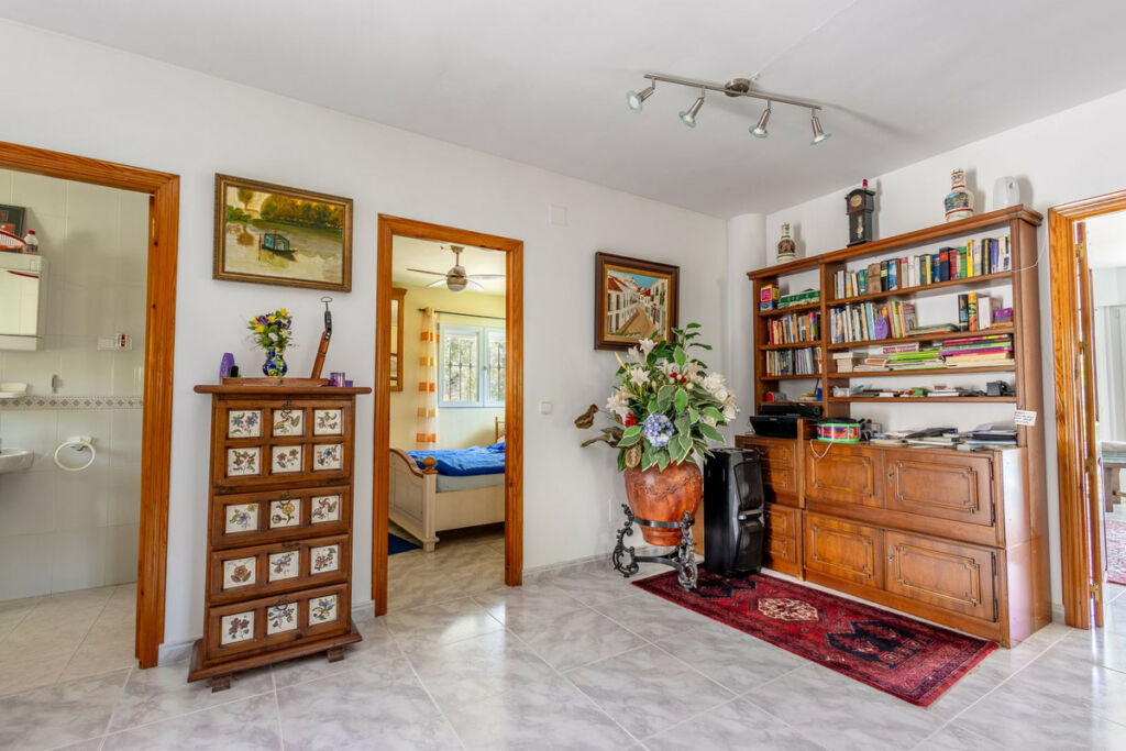 Detached Villa Alhaurín el Grande Málaga - image 26