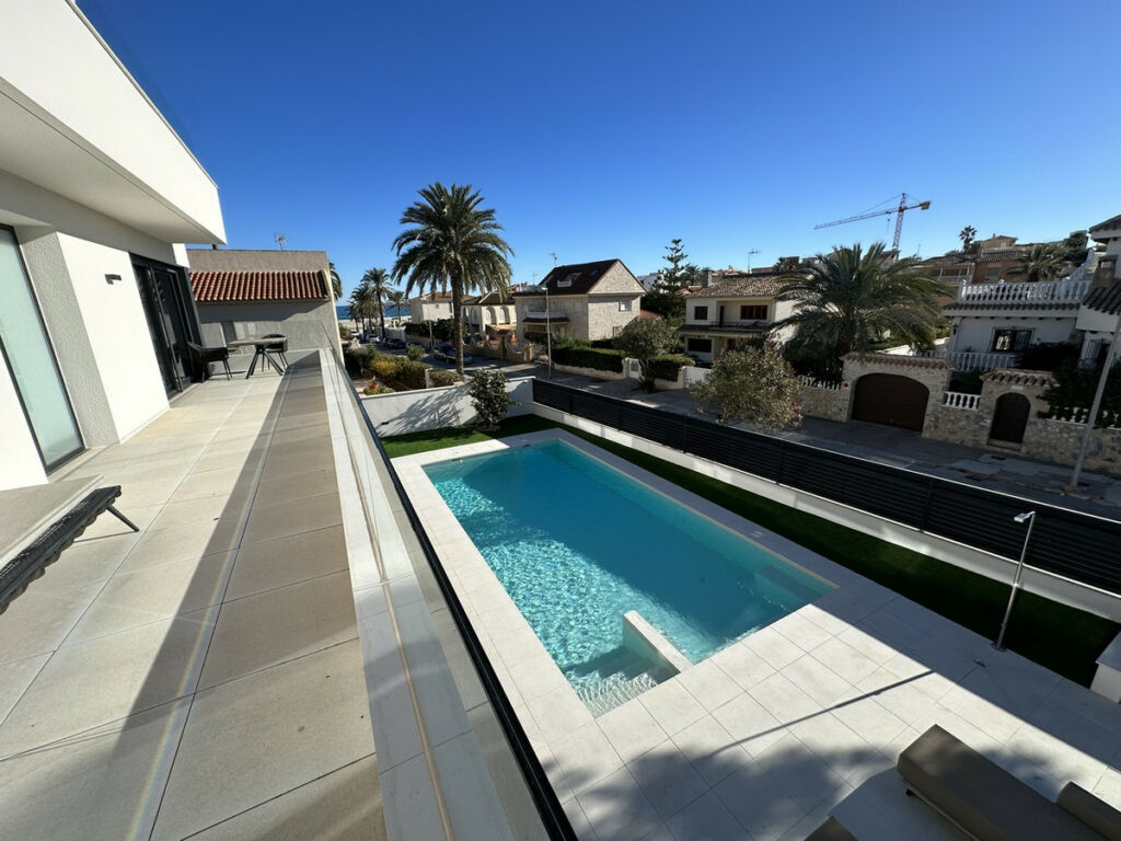 Detached Villa La Zenia Alicante - image 28