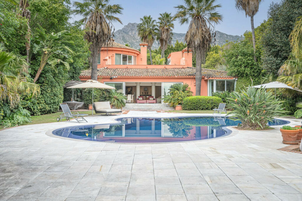 Detached Villa Nagüeles Málaga - image 29