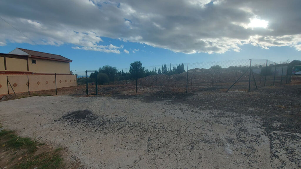 Residential Plot El Pinillo Málaga - image 3