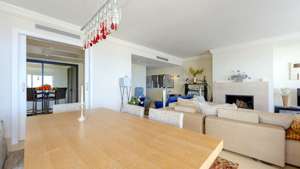 Penthouse Duplex Altos de los Monteros Málaga - image 3