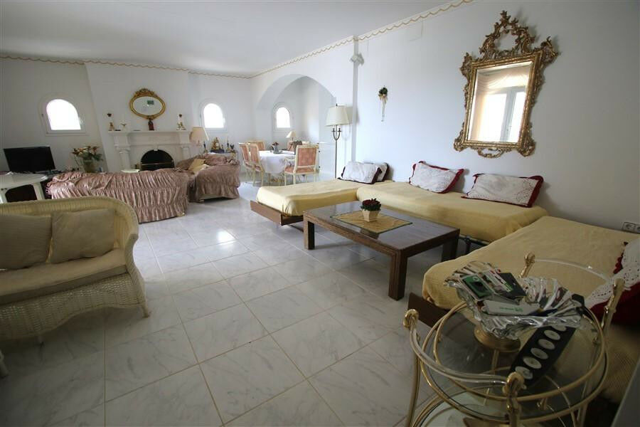 Detached Villa Calpe Alicante - image 3