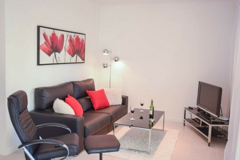 Middle Floor Apartment La Fustera Alicante - image 3