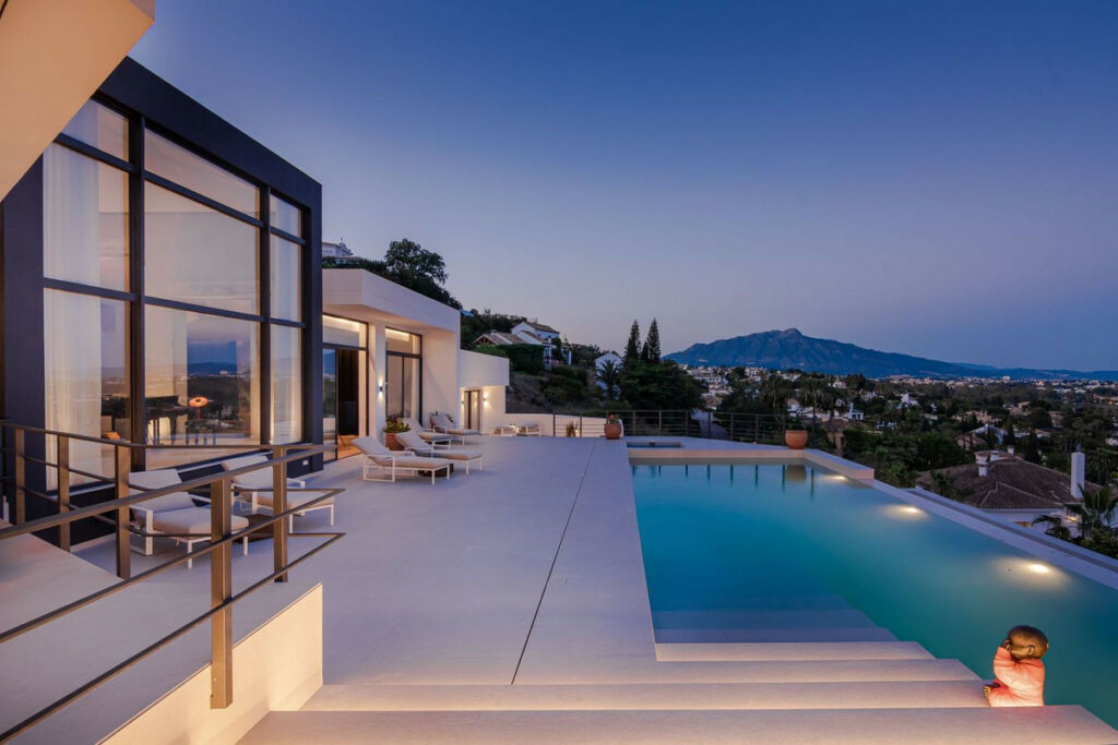Detached Villa Benahavís Málaga - image 3