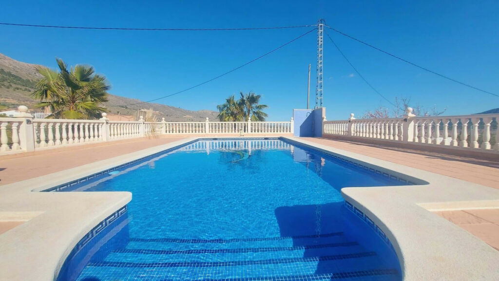 Detached Villa La Romana Alicante - image 3