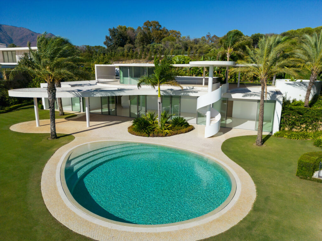 Detached Villa Casares Málaga - image 3