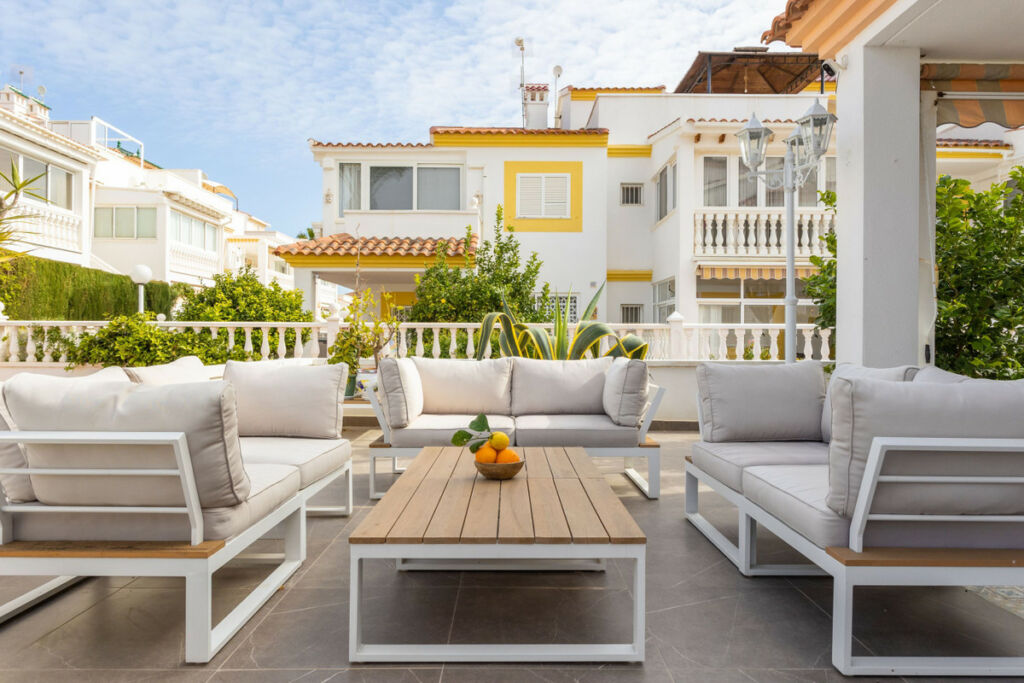 Townhouse Orihuela Costa Alicante - image 3