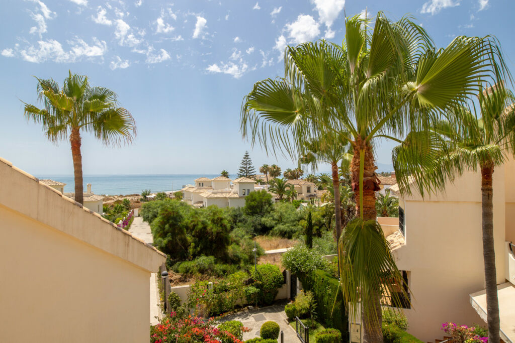 Townhouse El Rosario Málaga - image 3
