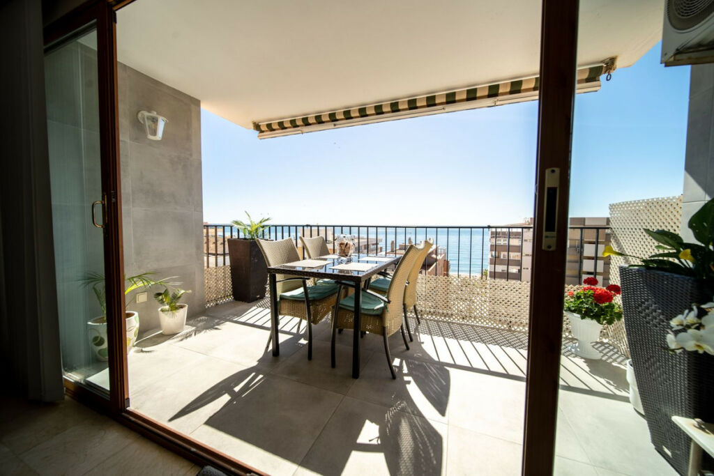 Penthouse Fuengirola Málaga - image 3