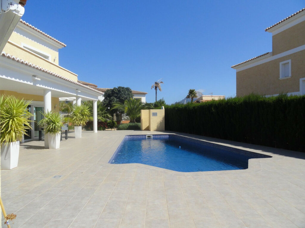 Detached Villa Calpe Alicante - image 3