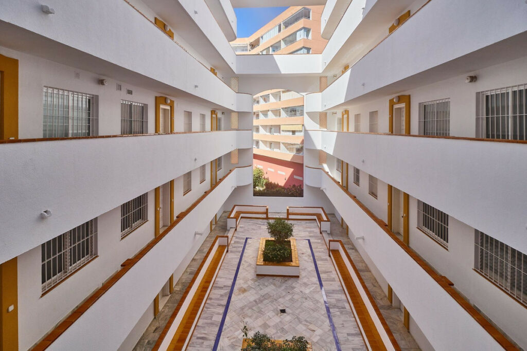 Middle Floor Apartment Fuengirola Málaga - image 30