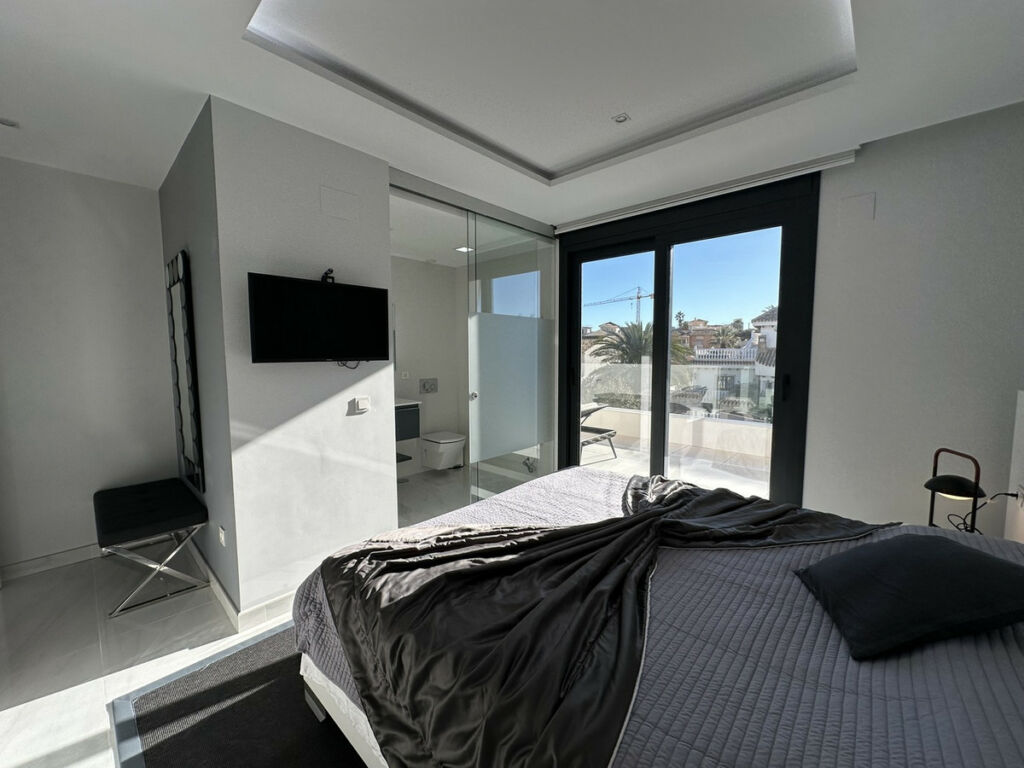 Detached Villa La Zenia Alicante - image 30