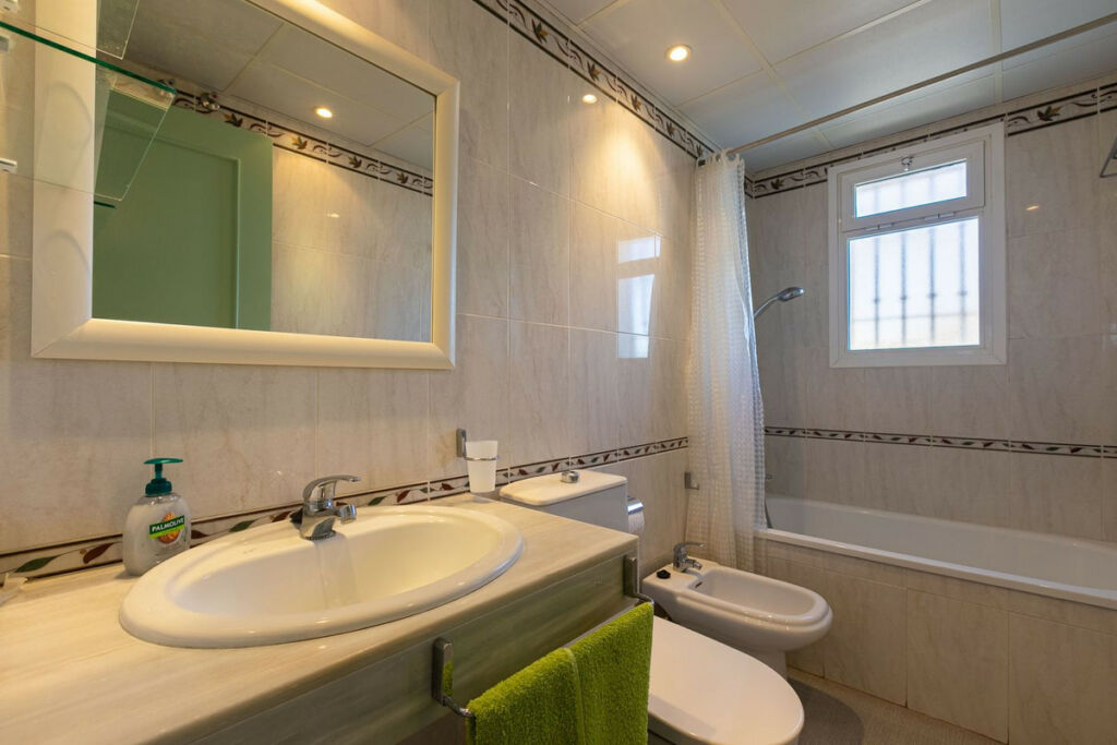 Semi-Detached House Costabella Málaga - image 31