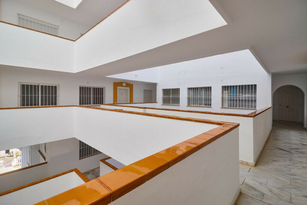 Middle Floor Apartment Fuengirola Málaga - image 31