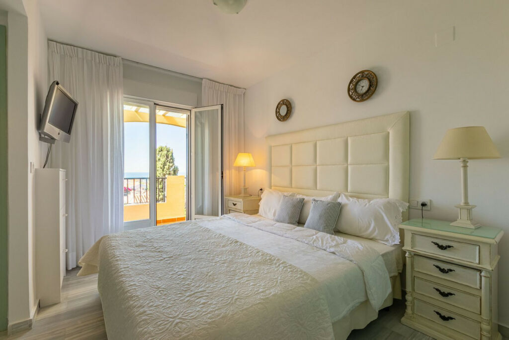 Semi-Detached House Costabella Málaga - image 33