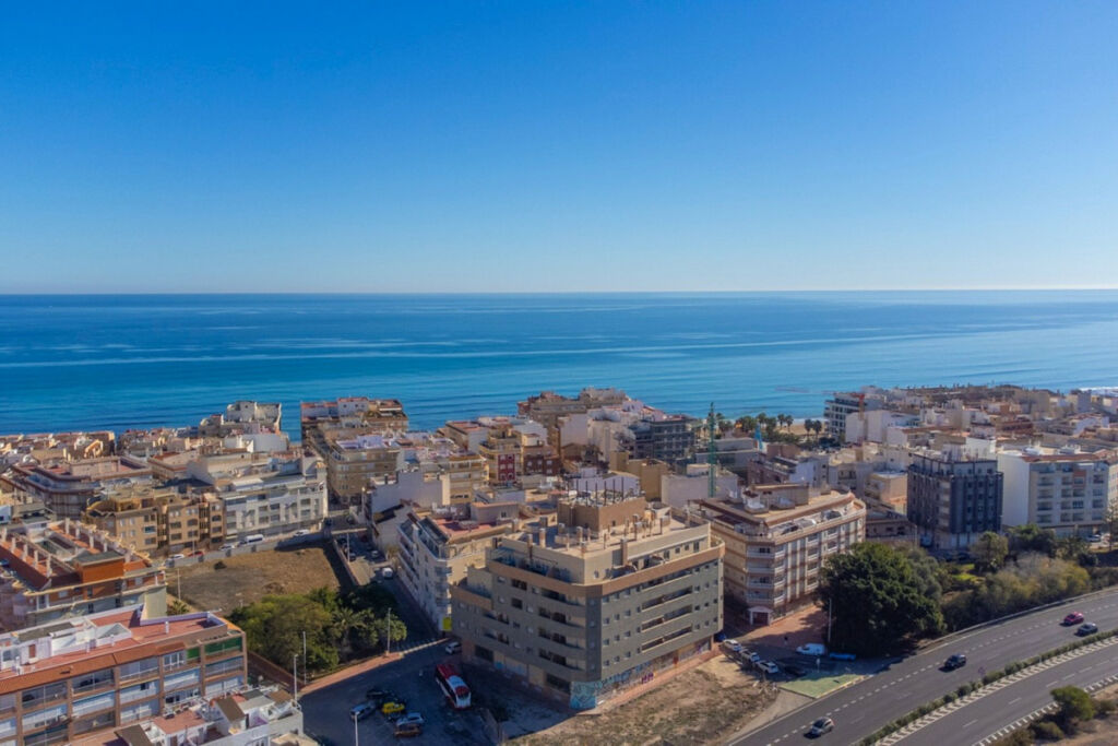 Middle Floor Apartment Torrevieja Alicante - image 32