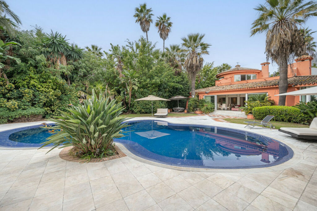 Detached Villa Nagüeles Málaga - image 33