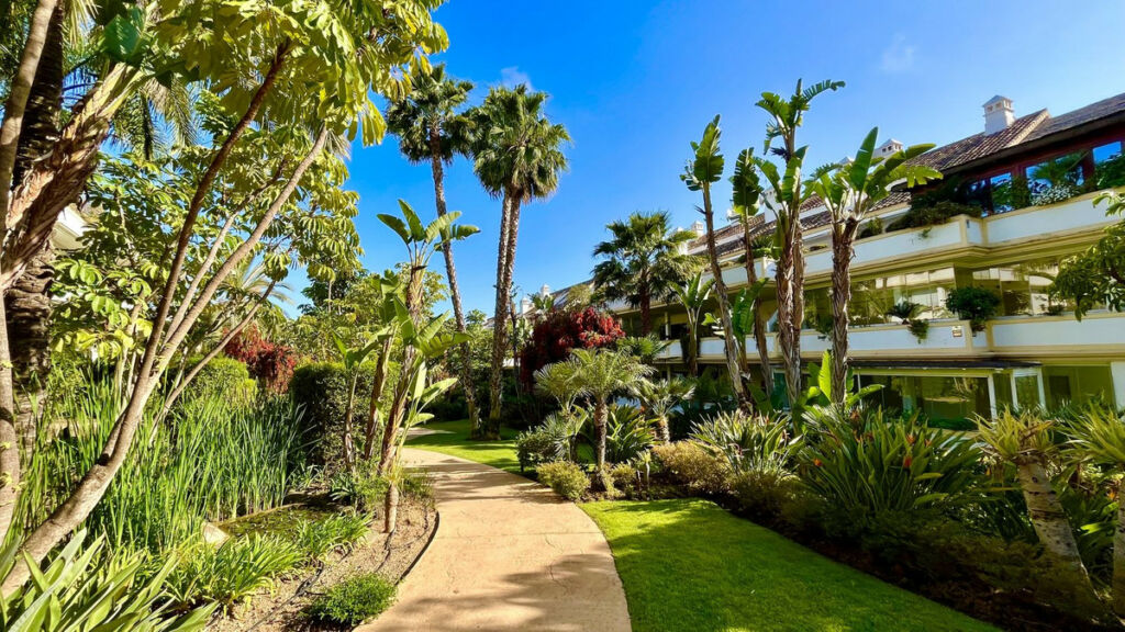 Ground Floor Apartment The Golden Mile Málaga - image 34