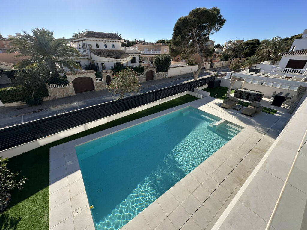 Detached Villa La Zenia Alicante - image 34