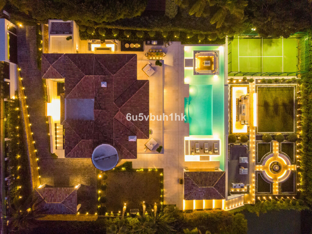 Detached Villa Nueva Andalucía Málaga - image 35