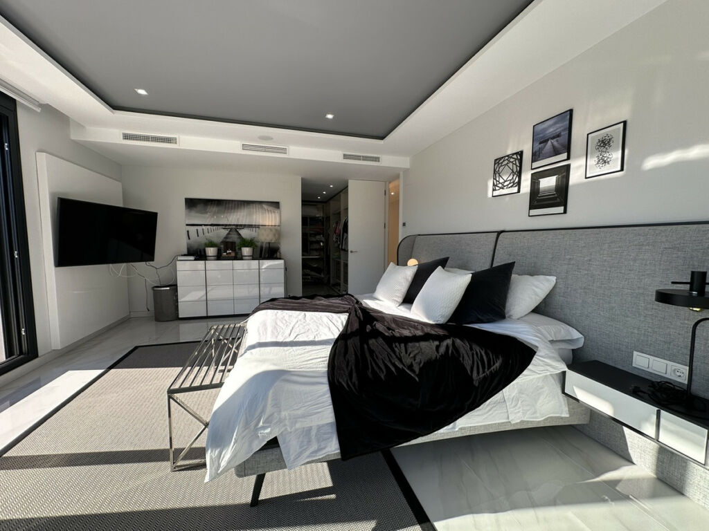 Detached Villa La Zenia Alicante - image 37
