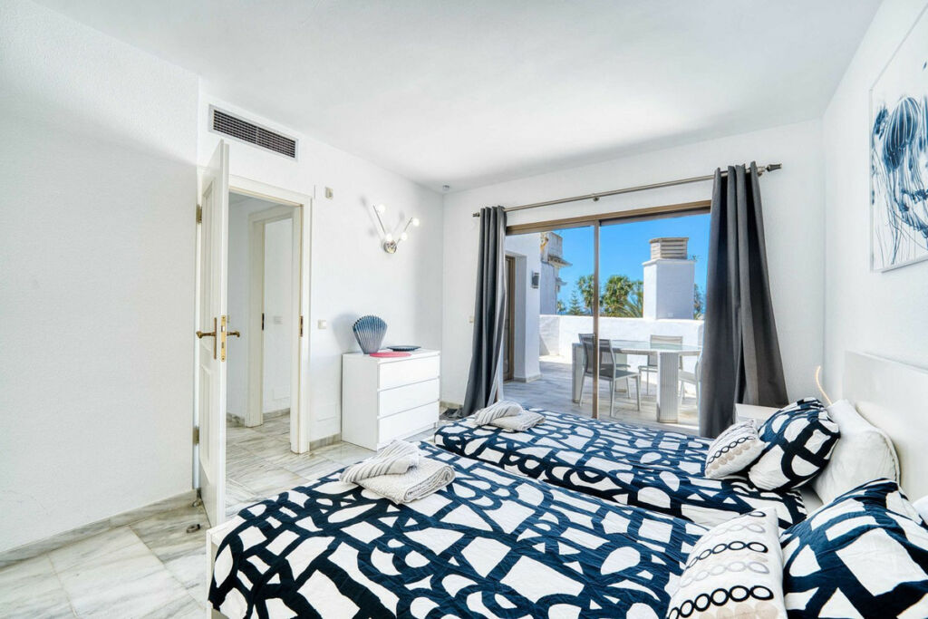 Penthouse Elviria Málaga - image 21