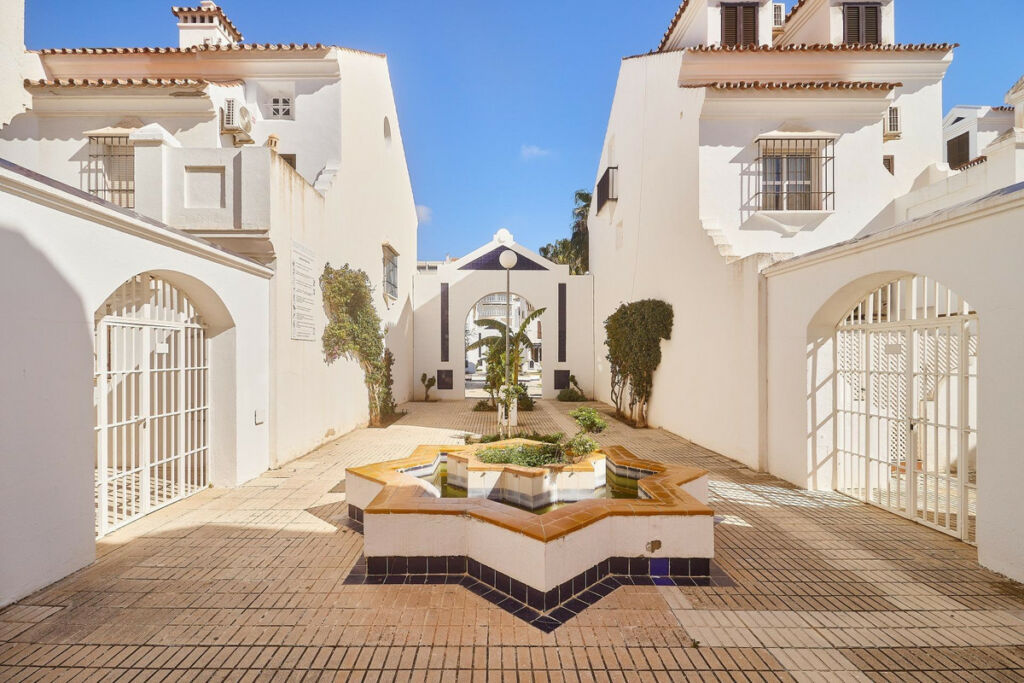 Middle Floor Apartment Fuengirola Málaga - image 37