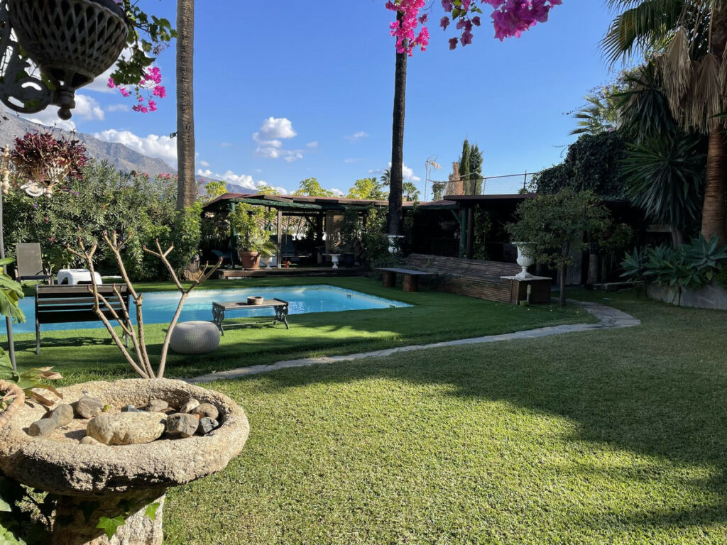 Detached Villa Nueva Andalucía Málaga - image 38