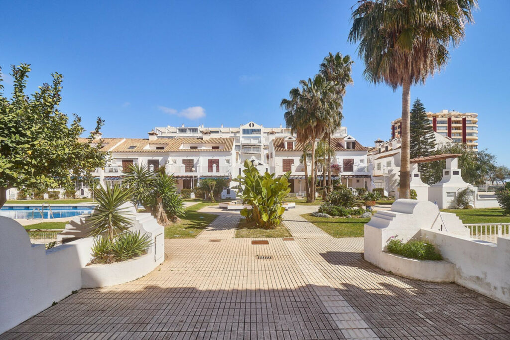 Middle Floor Apartment Fuengirola Málaga - image 38