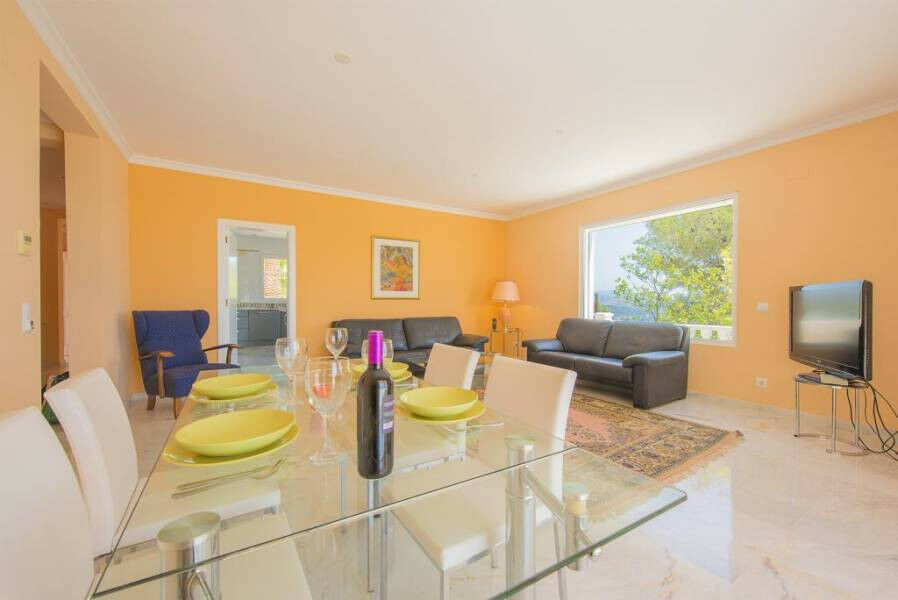 Detached Villa Calpe Alicante - image 4