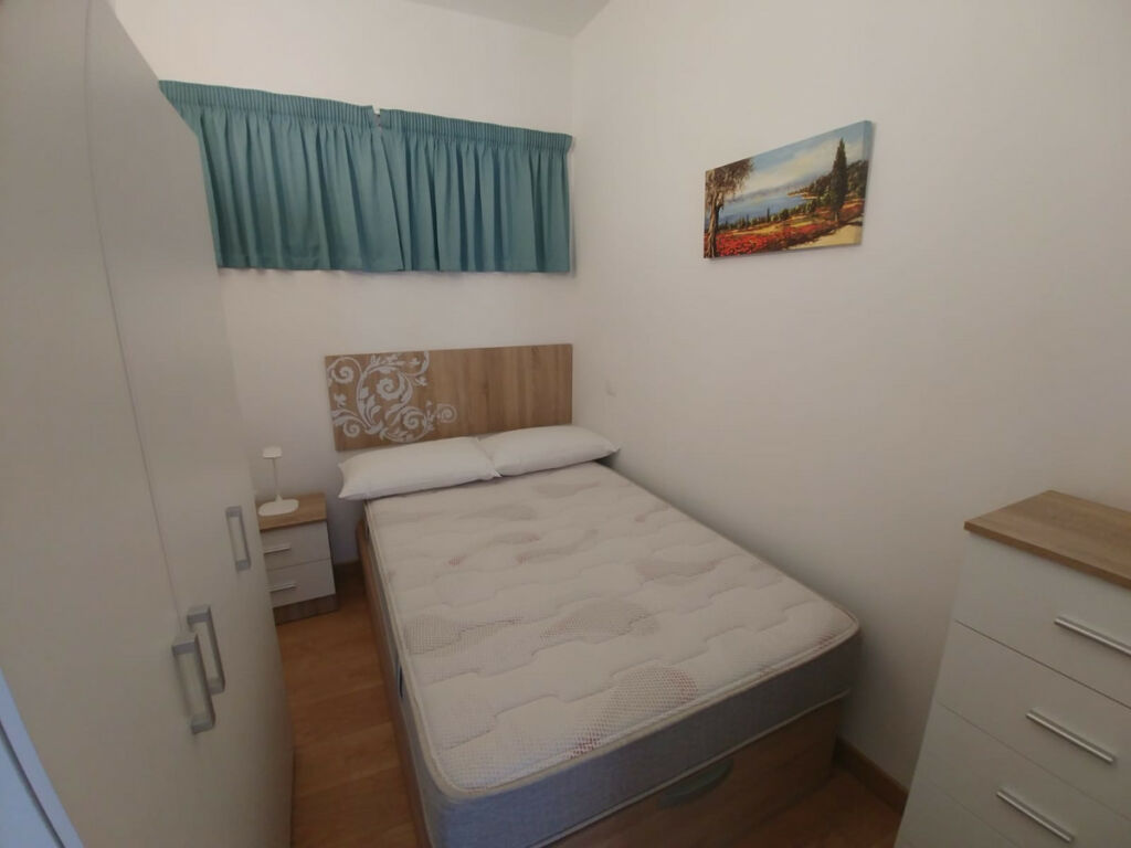 Middle Floor Apartment Fuengirola Málaga - image 4