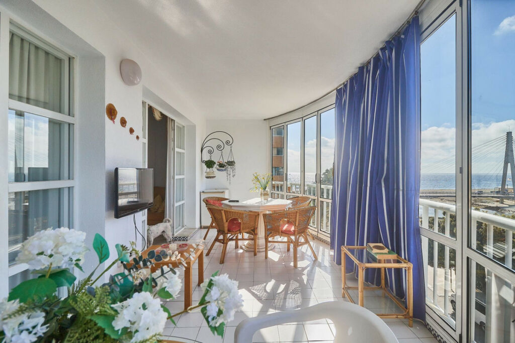 Middle Floor Apartment Fuengirola Málaga - image 4