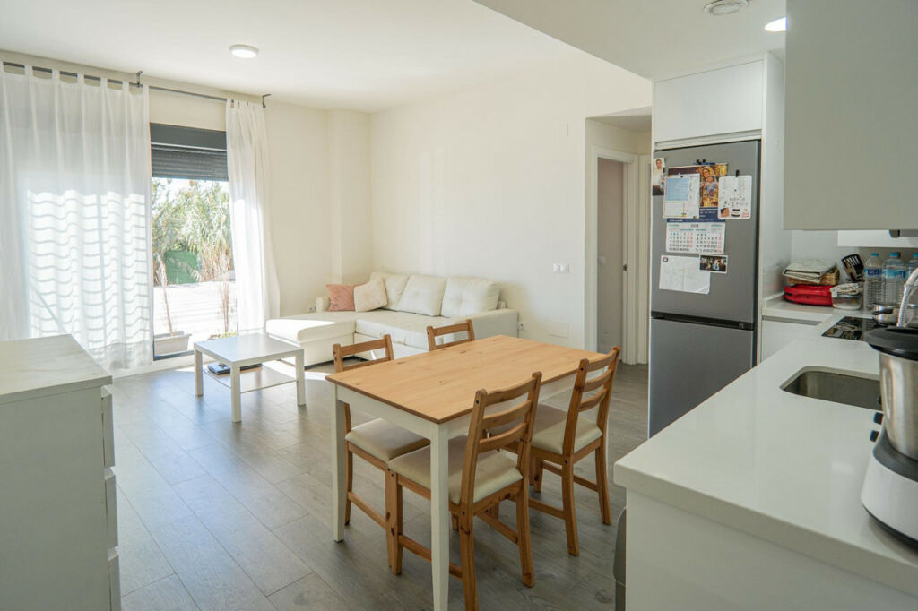 Middle Floor Apartment Benajarafe Málaga - image 4