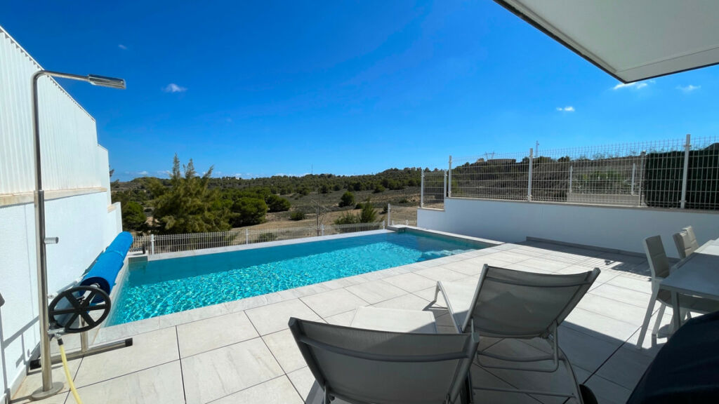 Detached Villa San Miguel de Salinas Alicante - image 4