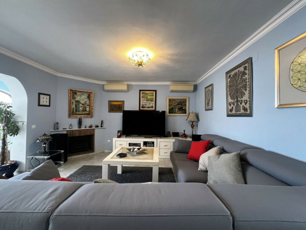 Detached Villa La Capellania Málaga - image 4