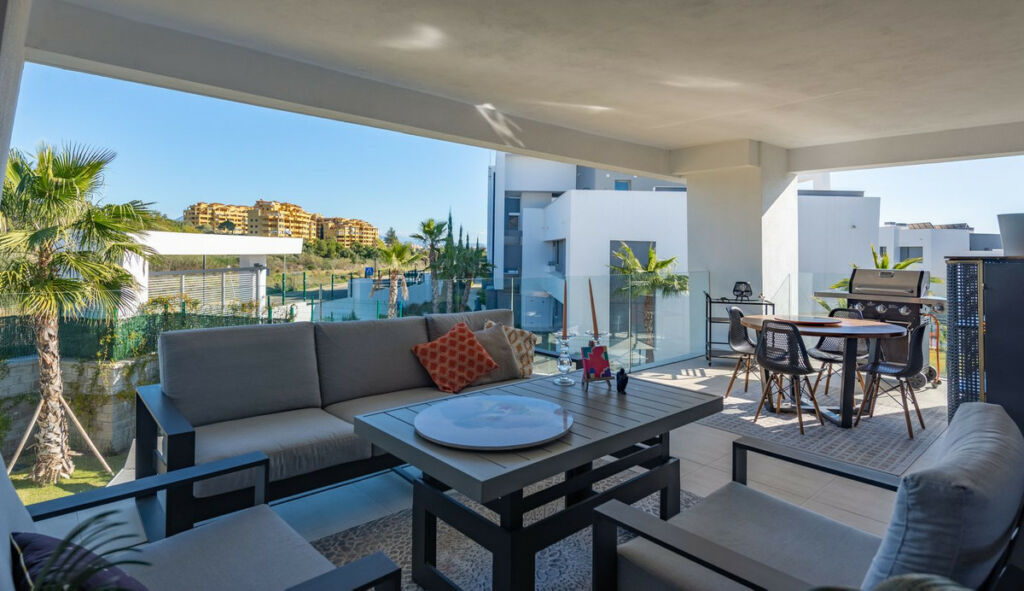 Middle Floor Apartment Selwo Málaga - image 14